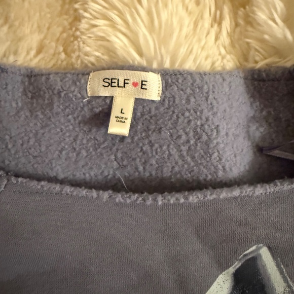 Off the shoulder cropped  bow sweater - Picture 3 of 3